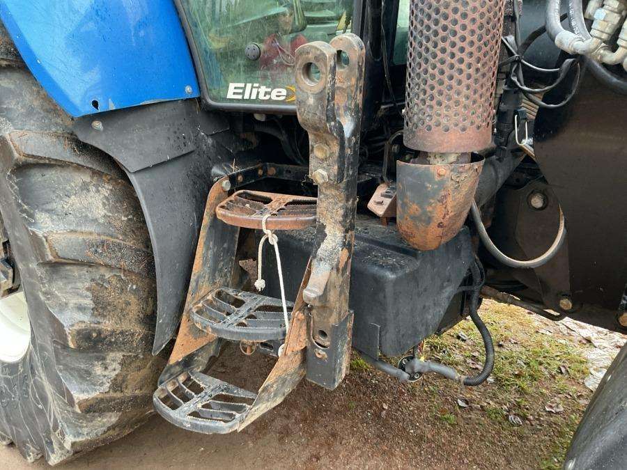 2012 New Holland T6070 Elite Tractor with loader - Image 61