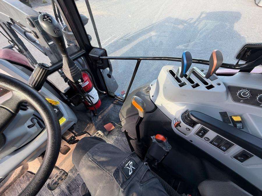 2021 Valtra A75 Tractor with loader - Image 64