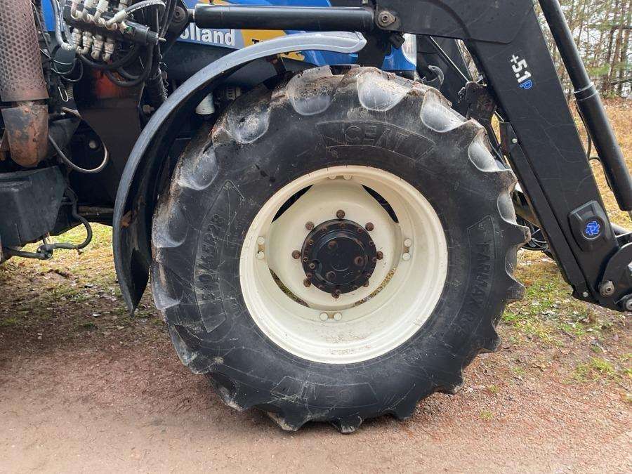 2012 New Holland T6070 Elite Tractor with loader - Image 64