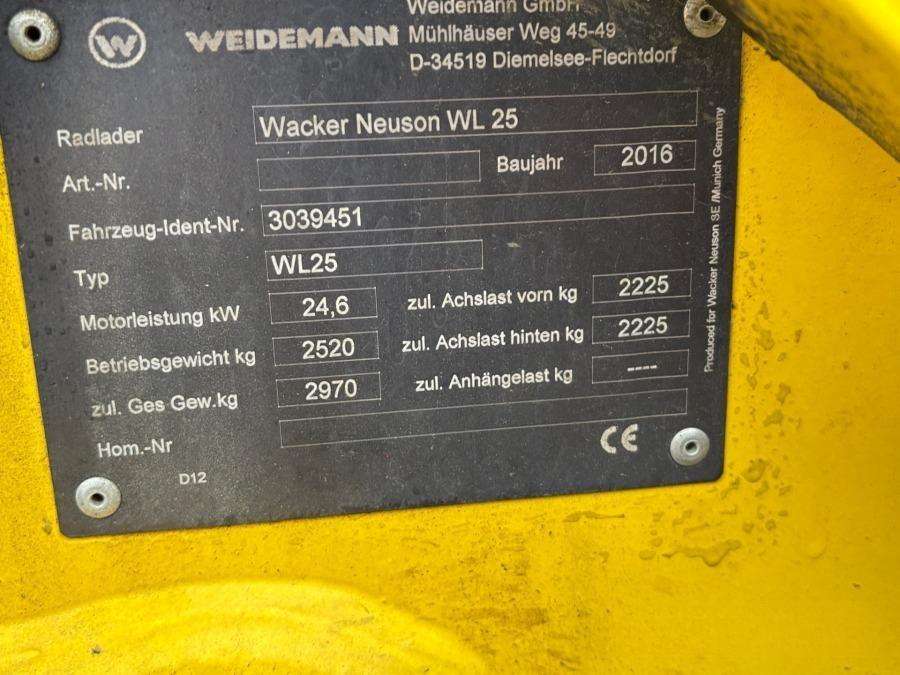 2016 Wacker Neuson WL25 Loader with bucket and forks - Image 66