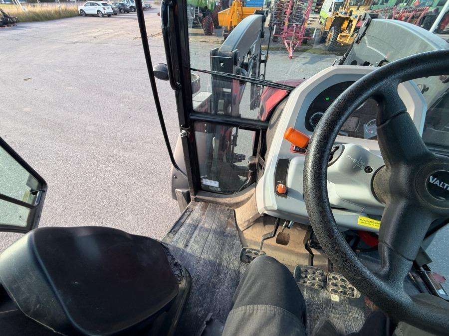 2021 Valtra A75 Tractor with loader - Image 67