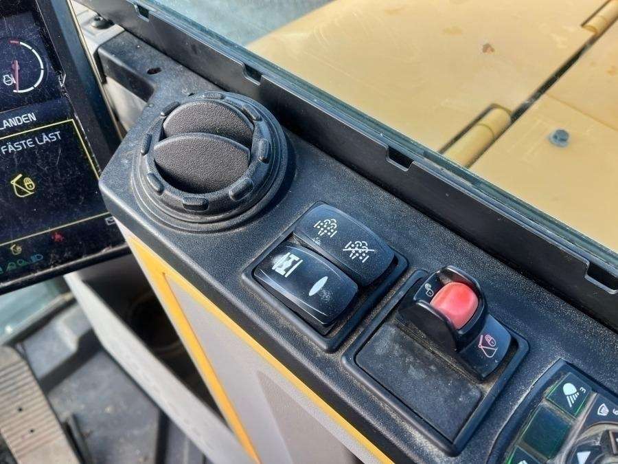 2016 Volvo EW60E Excavator - Image 70