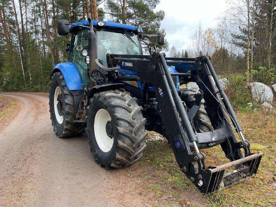 2012 New Holland T6070 Elite Tractor with loader - Image 9