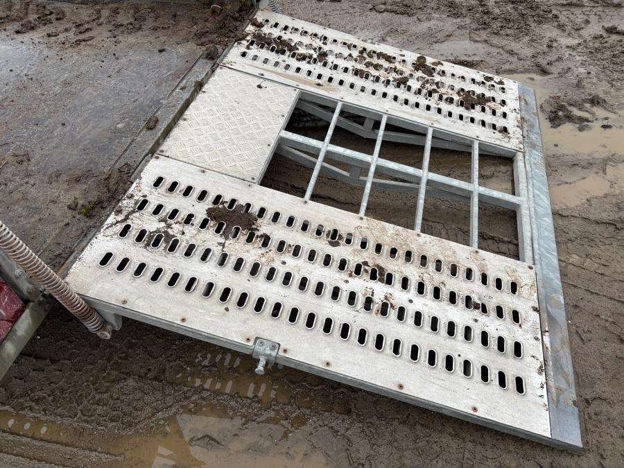 2019 Kubota U27-4 HI Excavator with trailer - Image 82