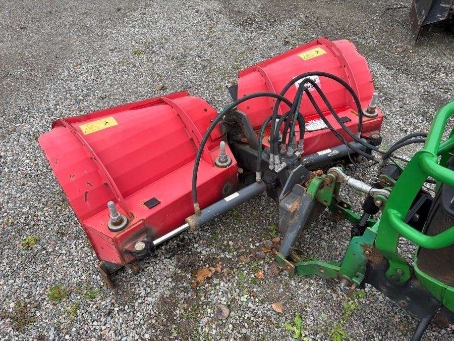 2013 John Deere 1026R tractor with loader - Image 10