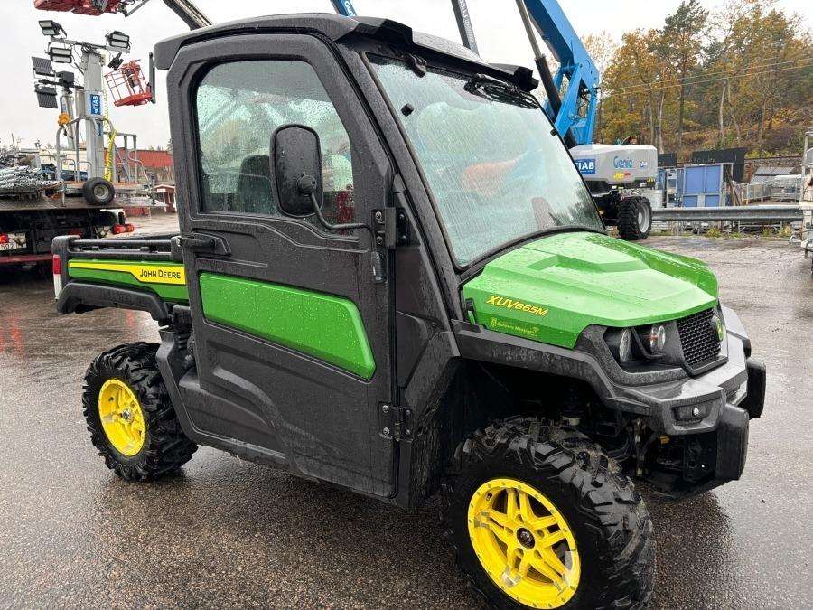 2021 John Deere Gator XUV865M UTV