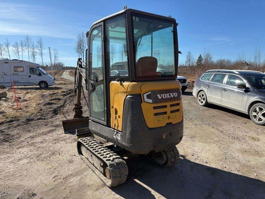 2015 Excavator Volvo EC18D Excavator - Image 12