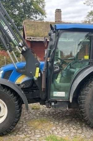 2005 New Holland TN75SA Tractor